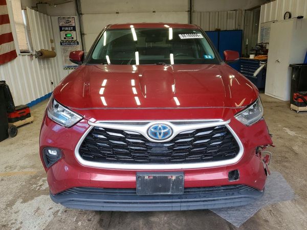 2020 TOYOTA HIGHLANDER LE