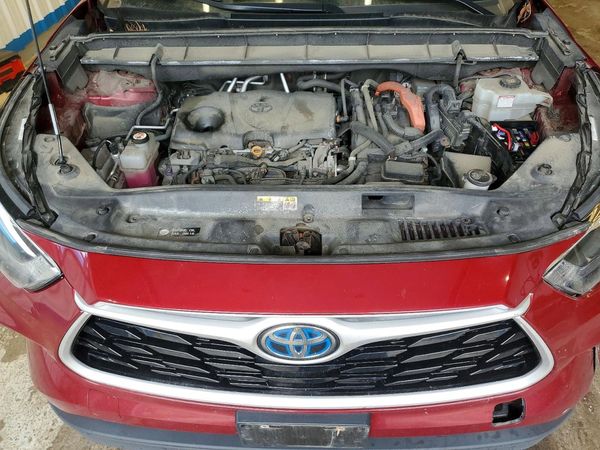 2020 TOYOTA HIGHLANDER LE