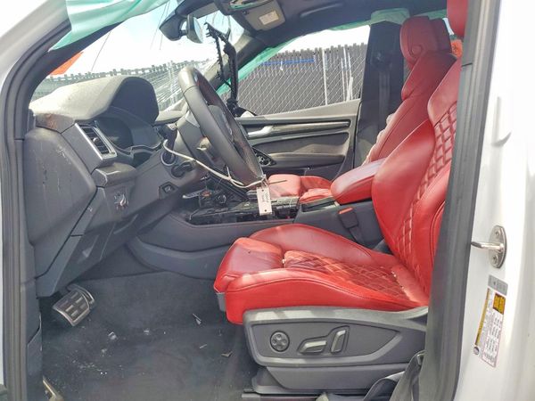 2024 AUDI SQ5 quattro Premium Plus — DENT