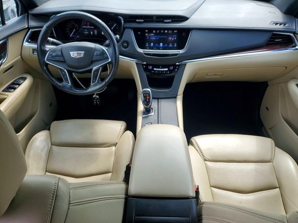2017 CADILLAC XT5