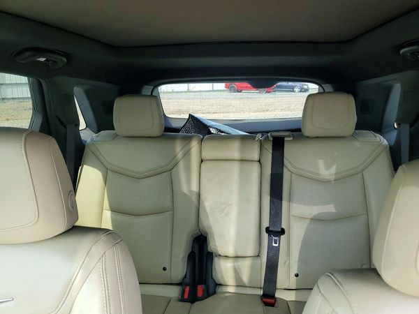 2017 CADILLAC XT5