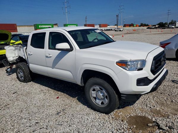 2022 TOYOTA TACOMA SR5