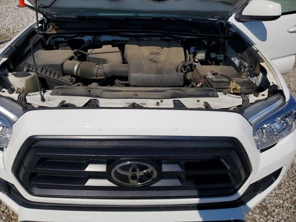 2022 TOYOTA TACOMA SR5