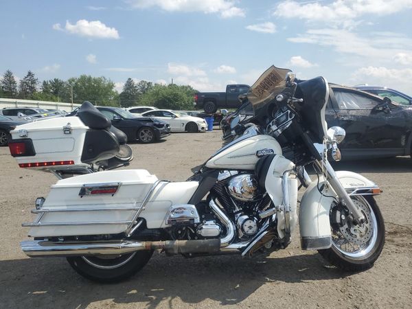 2012 HARLEY-DAVIDSON FLHTCU