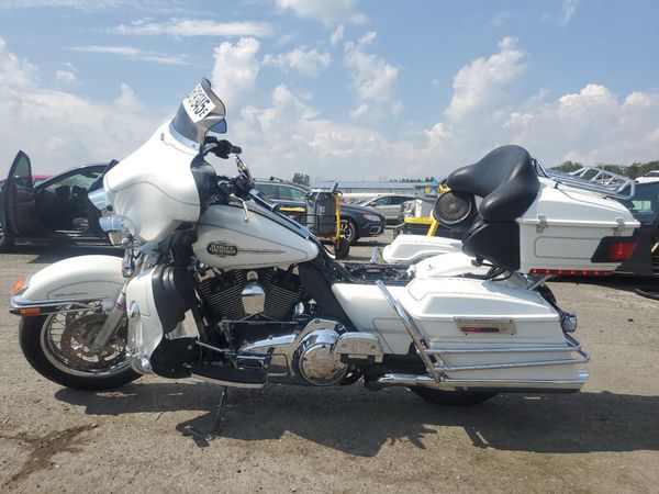 2012 HARLEY-DAVIDSON FLHTCU