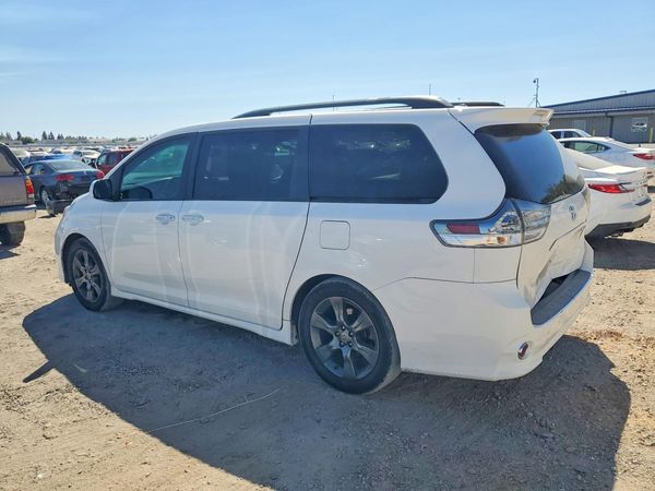 2016 TOYOTA SIENNA