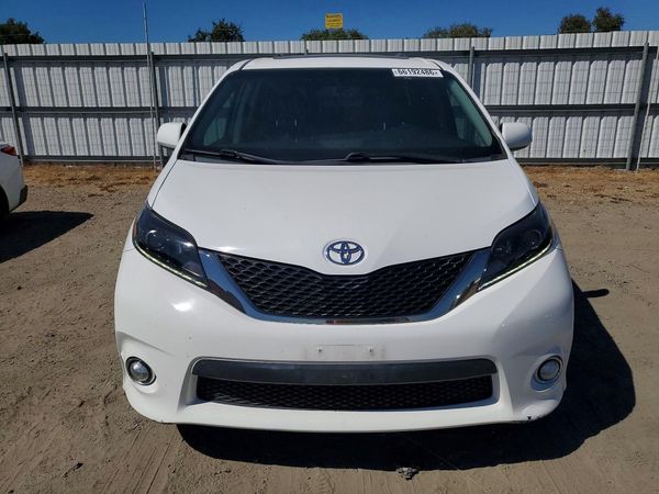 2016 TOYOTA SIENNA