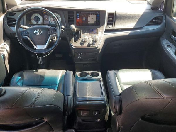 2016 TOYOTA SIENNA
