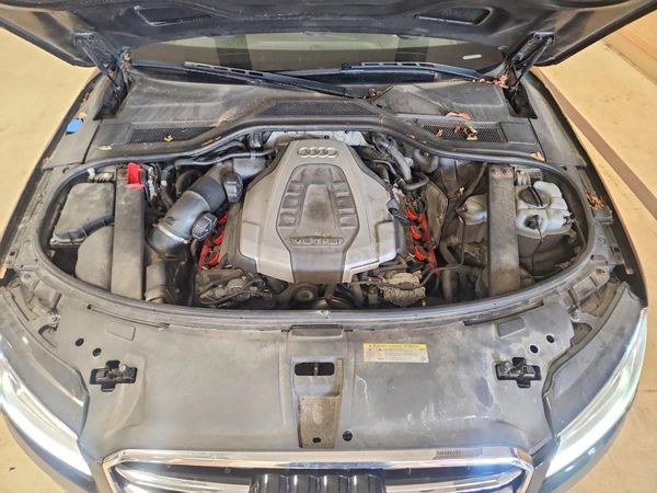 2016 AUDI A8 L QUATT quattro L — Engine bay