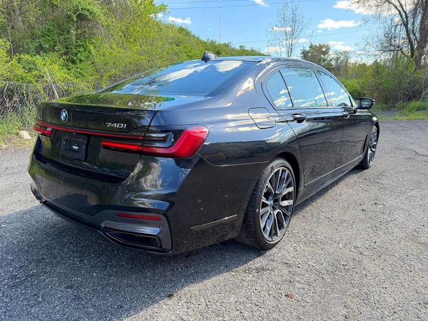 2022 BMW 740 XI xDrive