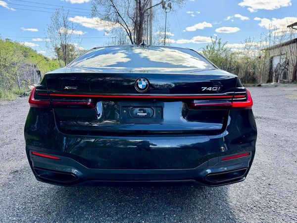 2022 BMW 740 XI xDrive