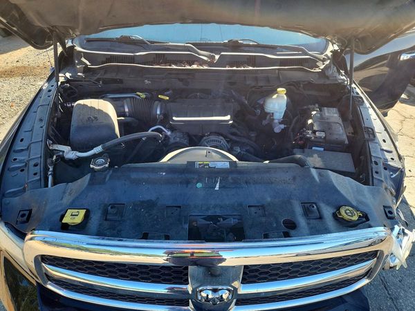 2013 RAM 1500 SLT — Engine bay