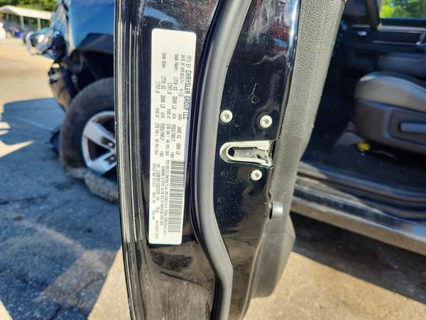 2013 RAM 1500 SLT — VINS
