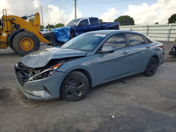 2022 HYUNDAI ELANTRA