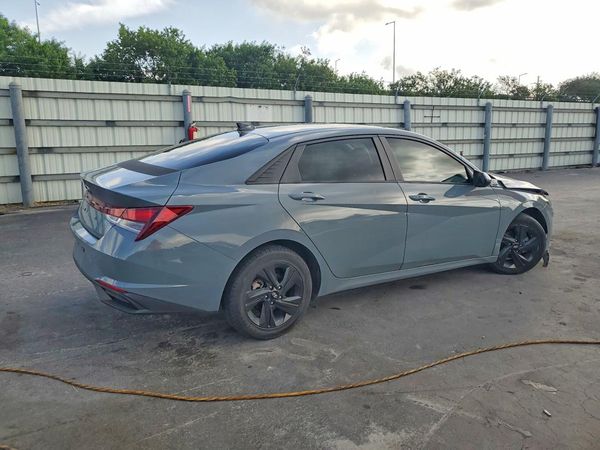 2022 HYUNDAI ELANTRA