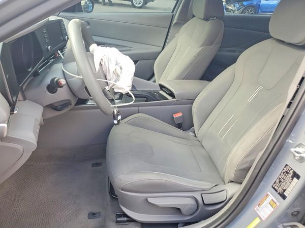 2022 HYUNDAI ELANTRA