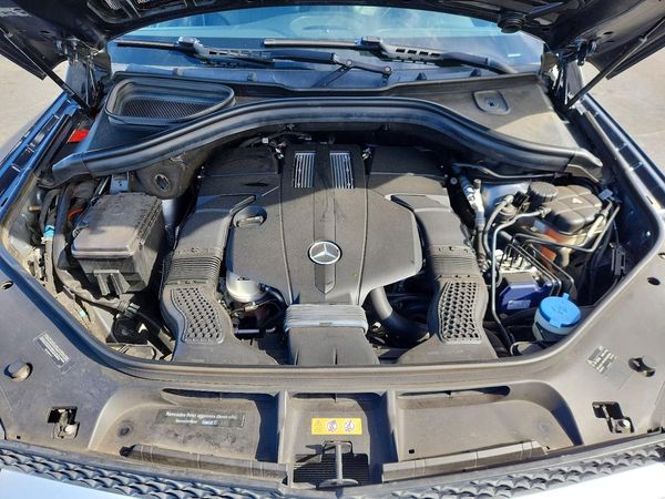 2015 MERCEDES-BENZ GL GL450 — Engine bay