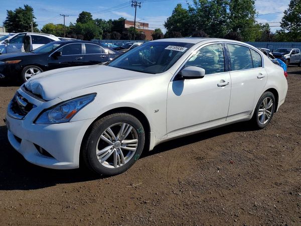 2015 INFINITI Q40