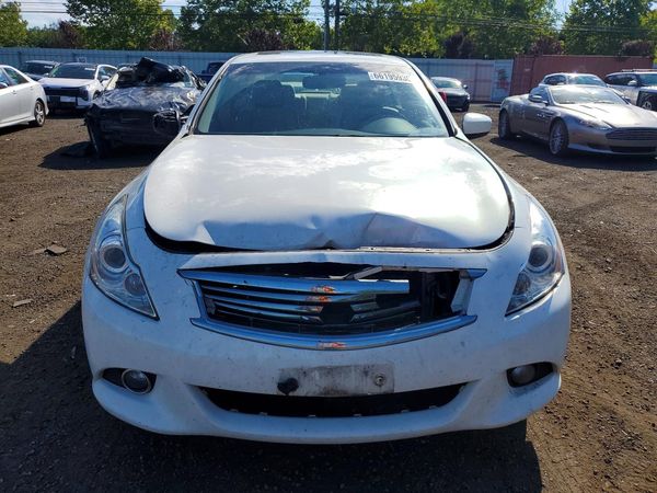 2015 INFINITI Q40