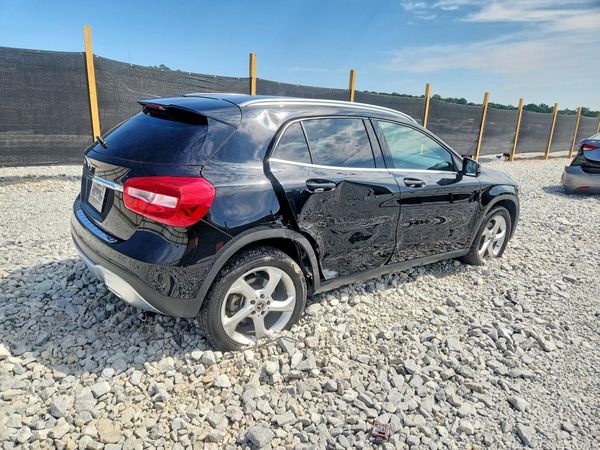 2018 MERCEDES-BENZ GLA GLA250