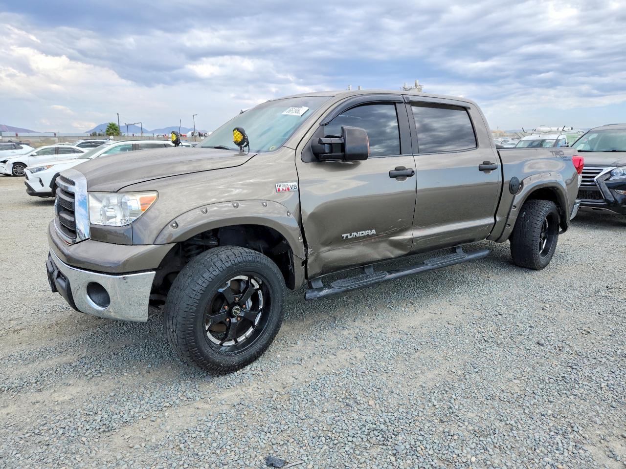 2012 TOYOTA TUNDRA SR5 — Front 3/4