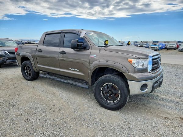 2012 TOYOTA TUNDRA SR5 — Passenger 3/4