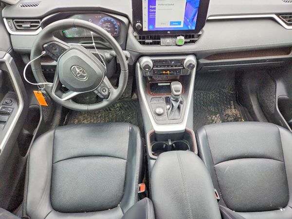 2023 TOYOTA RAV4 Limited