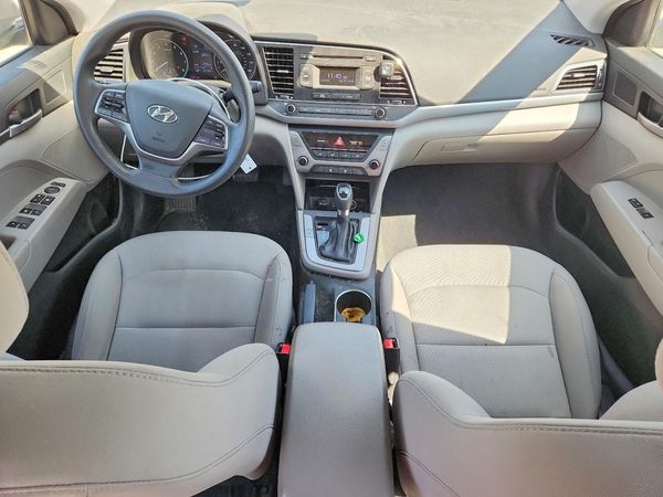 2018 HYUNDAI ELANTRA SE