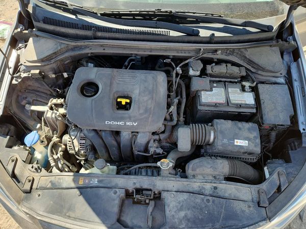 2018 HYUNDAI ELANTRA SE