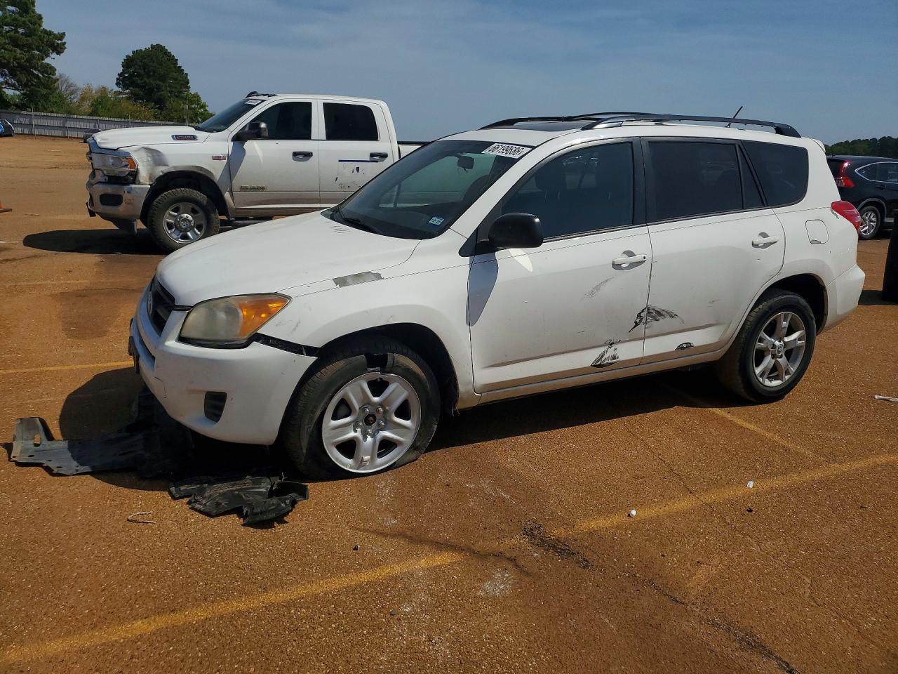2012 TOYOTA RAV4 Standard — Front 3/4