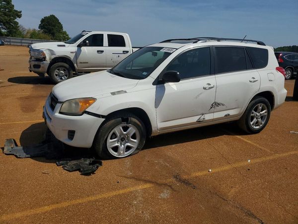 2012 TOYOTA RAV4 Standard — Front 3/4