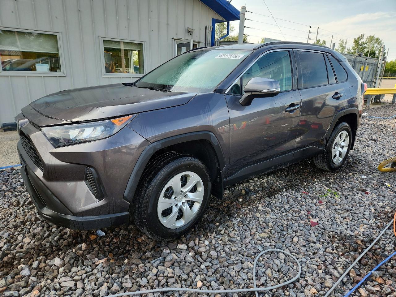 2021 TOYOTA RAV4 LE — Front 3/4