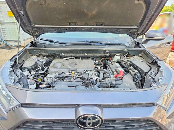 2021 TOYOTA RAV4 LE — Engine bay