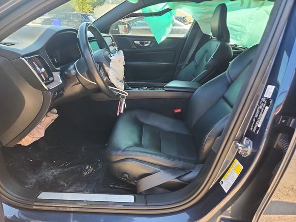 2019 VOLVO S60