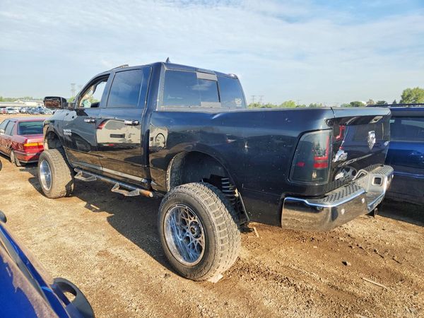 2015 RAM 1500 SLT