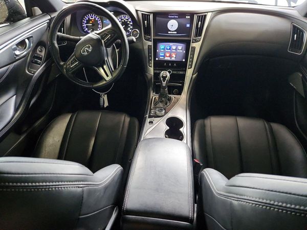 2017 INFINITI Q60