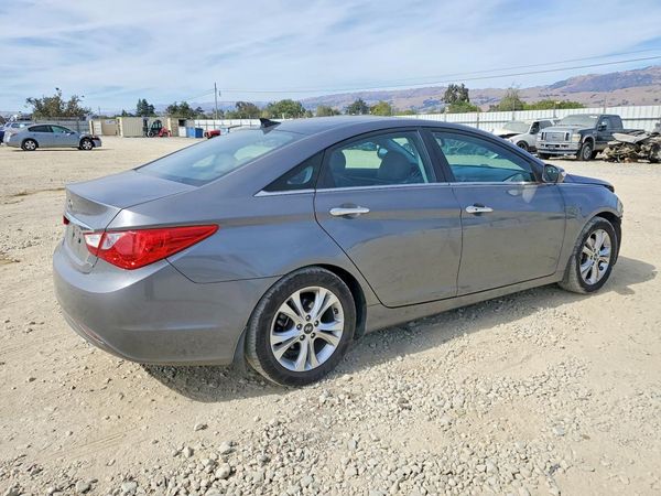 2012 HYUNDAI SONATA Middle level
