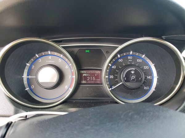 2012 HYUNDAI SONATA Middle level