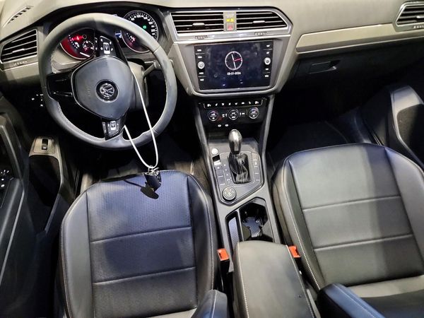 2021 VOLKSWAGEN TIGUAN
