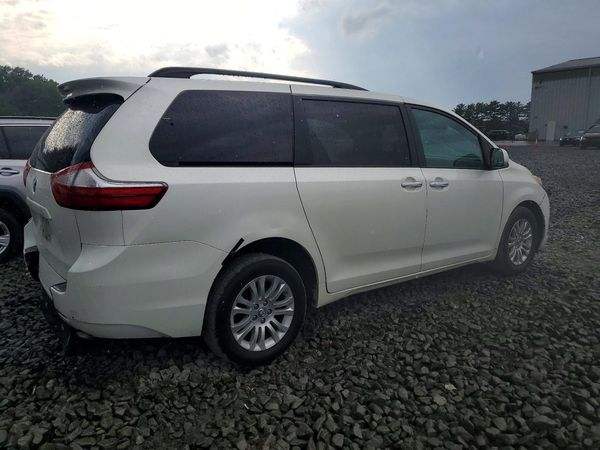2017 TOYOTA SIENNA