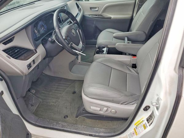 2017 TOYOTA SIENNA