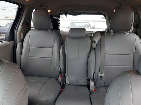 2017 TOYOTA SIENNA