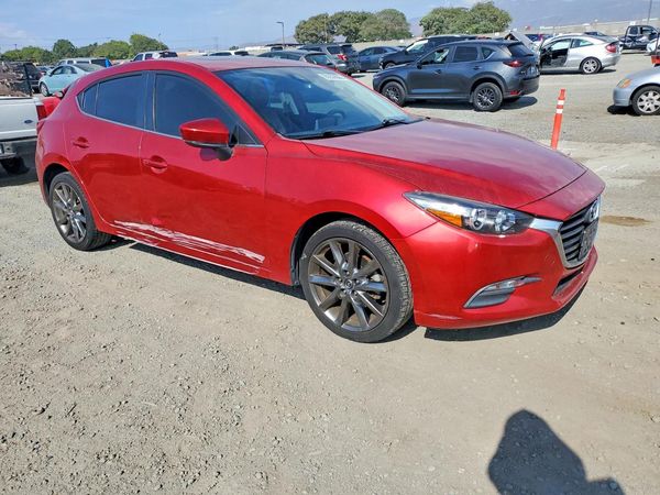 2018 MAZDA 3 Touring