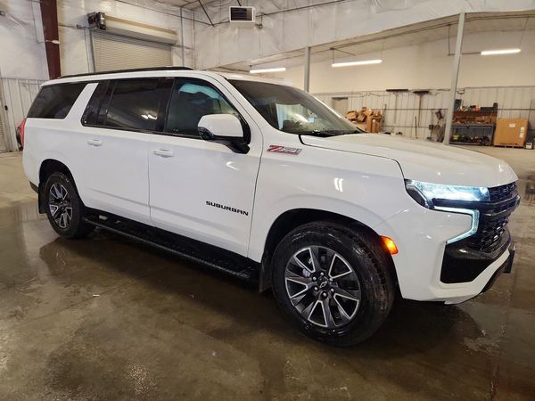 2023 CHEVROLET SUBURBAN Z71 — Passenger 3/4
