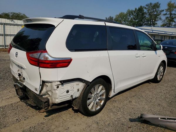 2017 TOYOTA SIENNA LE