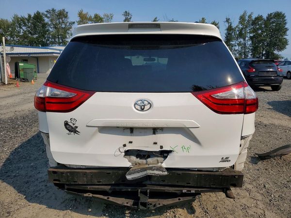 2017 TOYOTA SIENNA LE
