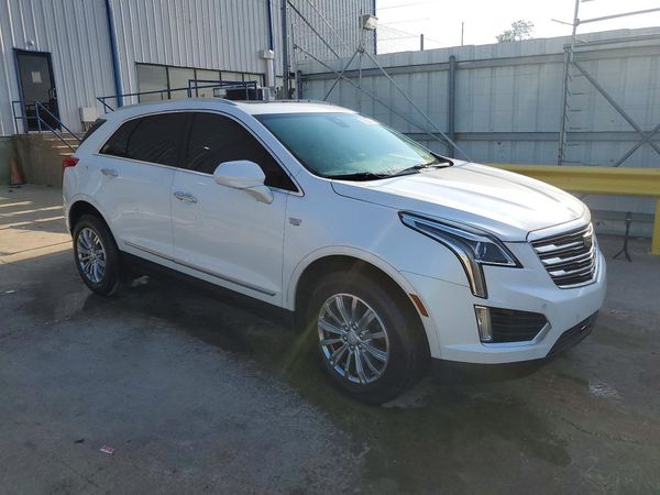 2017 CADILLAC XT5 Luxury