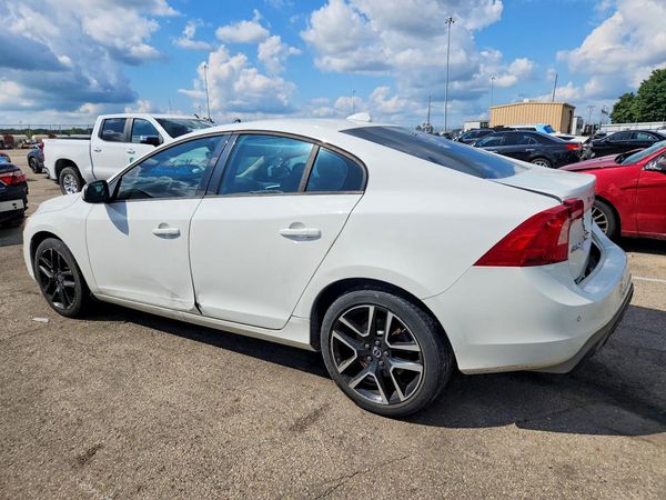 2017 VOLVO S60 Dynamic