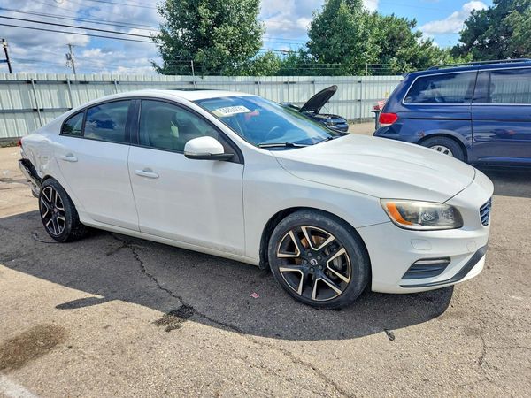 2017 VOLVO S60 Dynamic