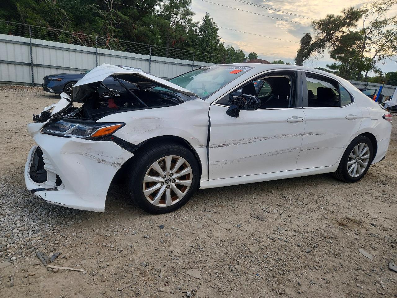 2018 TOYOTA CAMRY LE LE/SE/XLE/XSE — Front 3/4
